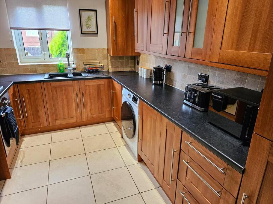 Homebird Property - Buckton House Лидс Экстерьер фото